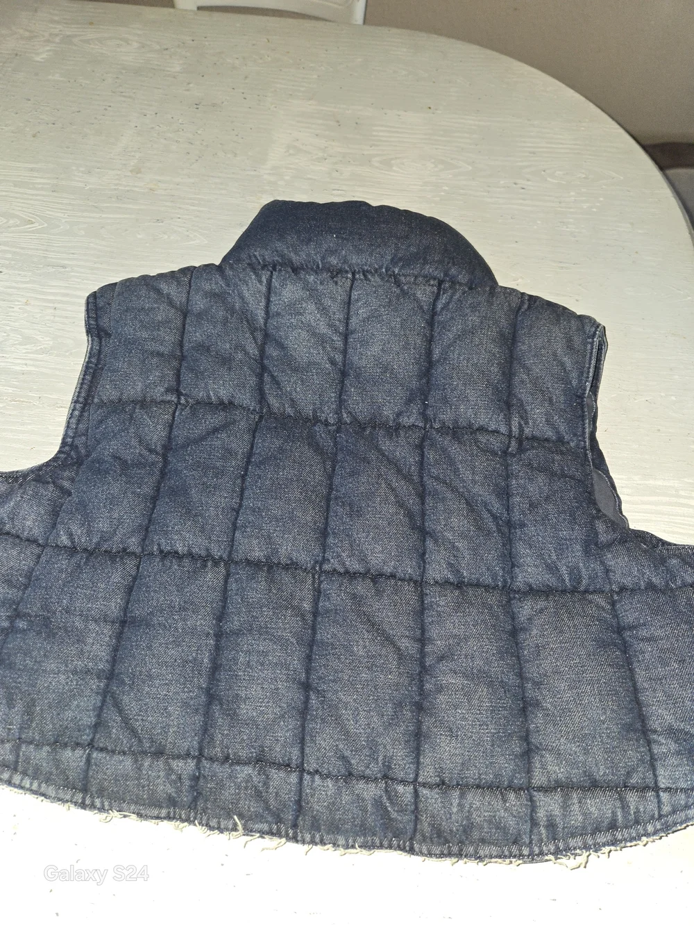 BDG Denim Quilted Puffer Vest in Blue Womens XS - Picture 6 of 6